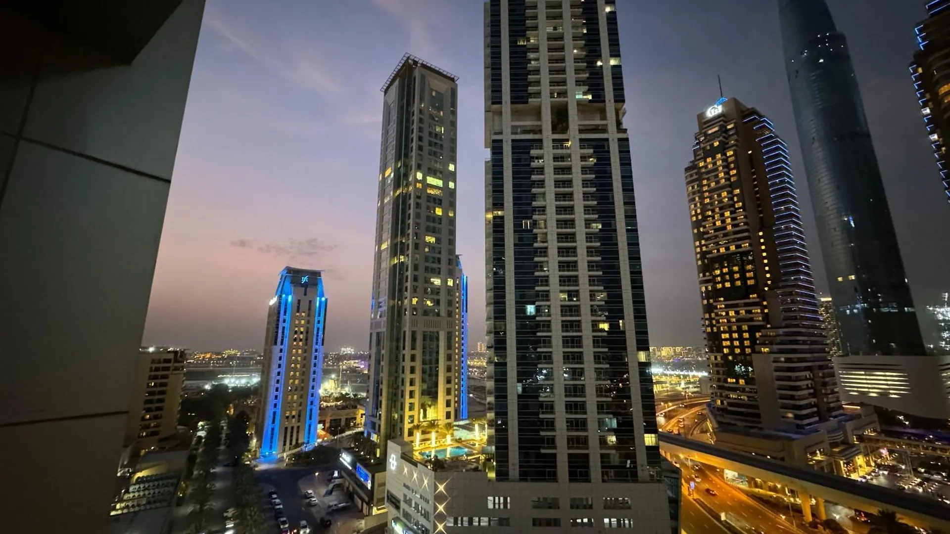 Beautiful And Modern 1Br Apartment In Dubai Marina With Sea View